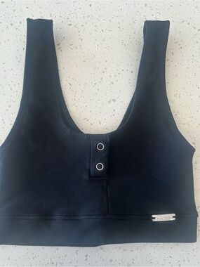 Bombshell Sportswear Inspired Seamless Snap Bra – Black (L/XL)